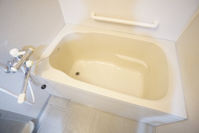 ハビタットセレッソⅢの浴室