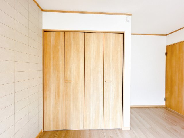 網走郡美幌町字青山南５番地１１　中古売家の収納|【リフォーム済】1階洋室のクローゼットです。