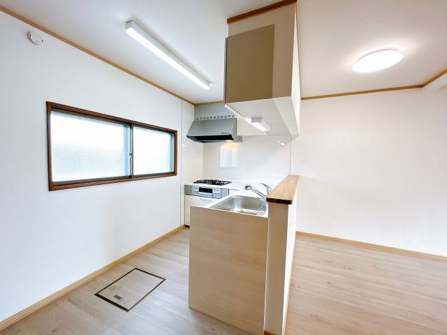 【キッチン】 | 網走郡美幌町字青山南５番地１１　中古売家 | 【リフォーム済】キッチン別アングルです。