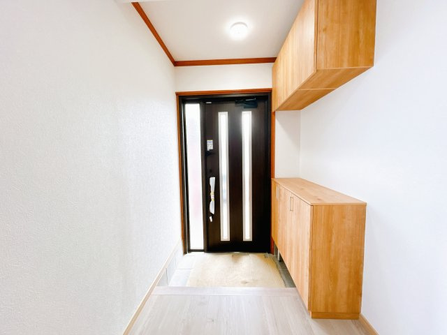 網走郡美幌町字青山南５番地１１　中古売家の玄関|【リフォーム済】玄関内観です。シューズボックスは新品に交換致しました。