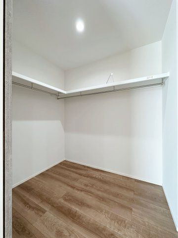 廿日市市阿品4丁目 No.2の収納|1階ファミリークローゼット☆
季節物やアウターなどを収納しておくのに便利です♪