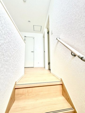 クレイドルガーデンうるま市与那城屋慶名 第６・１号棟のその他|手すり付き階段