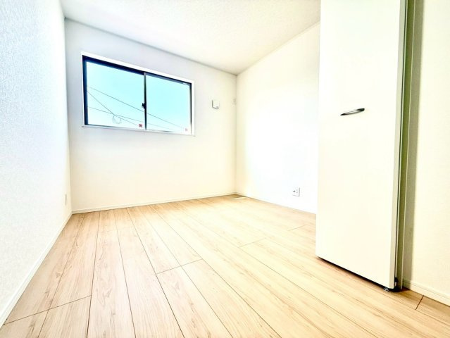 クレイドルガーデンうるま市与那城屋慶名 第６・１号棟の洋室|２階洋室５帖②