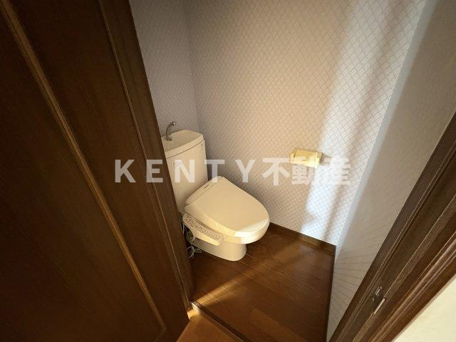 【トイレ】 | ウイング塩山 | 落ち着いた色調のトイレです