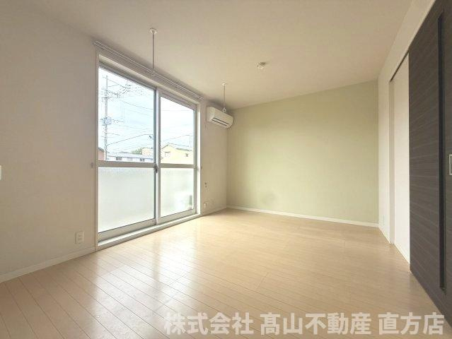 直方市大字山部のアパートの居間・リビング