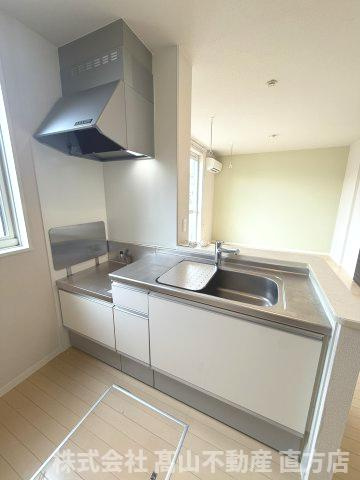 直方市大字山部のアパートのキッチン
