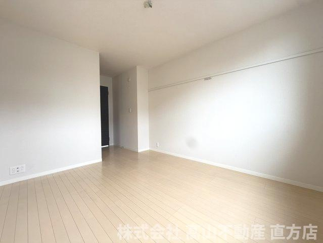直方市大字山部のアパートの洋室