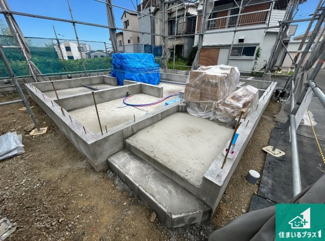 堺市中区楢葉　新築一戸建ての外観|周辺は落ち着いた街並みの住宅地！子育てがしやすい住環境です！まだ未完成ですが、現地でしかわからない事もございます。是非一度ご覧ください。