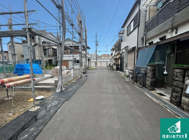 堺市中区楢葉　新築一戸建ての前面道路含む現地写真|周辺は落ち着いた街並みの住宅地！子育てがしやすい住環境です！まだ未完成ですが、現地でしかわからない事もございます。是非一度ご覧ください。