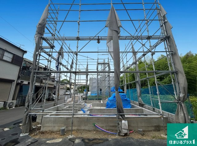堺市中区楢葉　新築一戸建ての外観|周辺は落ち着いた街並みの住宅地！子育てがしやすい住環境です！まだ未完成ですが、現地でしかわからない事もございます。是非一度ご覧ください。