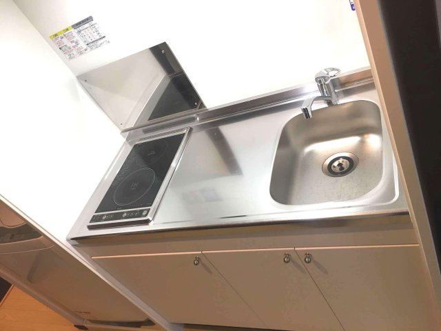 クレイノアレキサンドライトのキッチン|広々キッチン