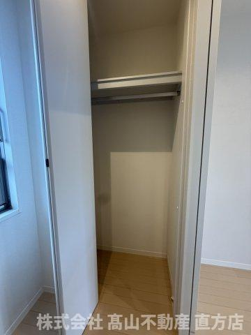 直方市殿町のアパートの収納