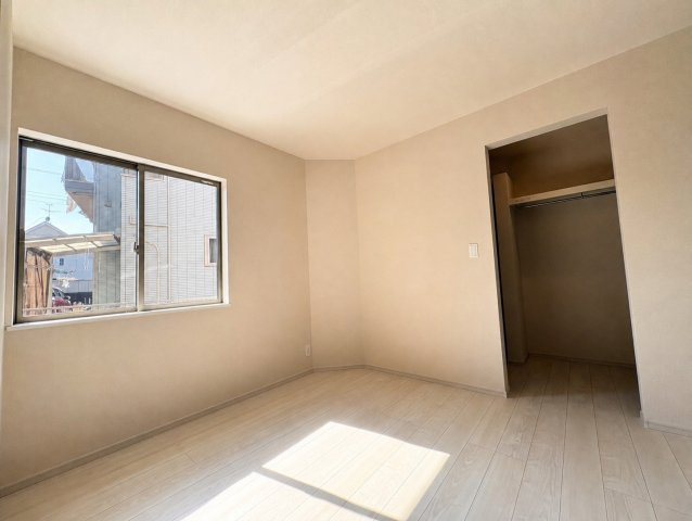 静岡市葵区古庄六丁目8期　全1棟の洋室|家族それぞれの大切なプライベートタイムをゆっくり過ごせそうですね♪