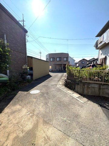 静岡市葵区古庄六丁目8期　全1棟の前面道路含む現地写真