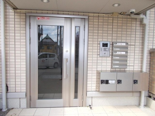 スプリングハウスのエントランス|エントランス