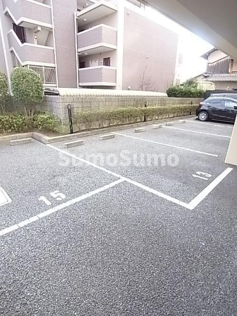 ノースウィングの駐車場|駐車場があります