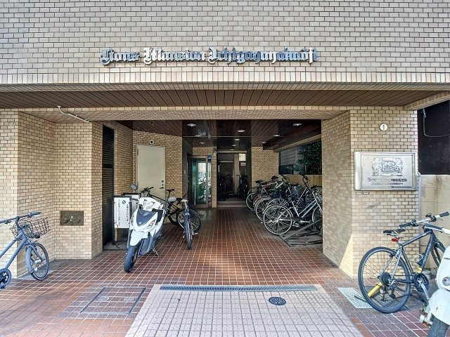 ライオンズマンション市谷薬王寺のエントランス|ライオンズマンション市谷薬王寺
