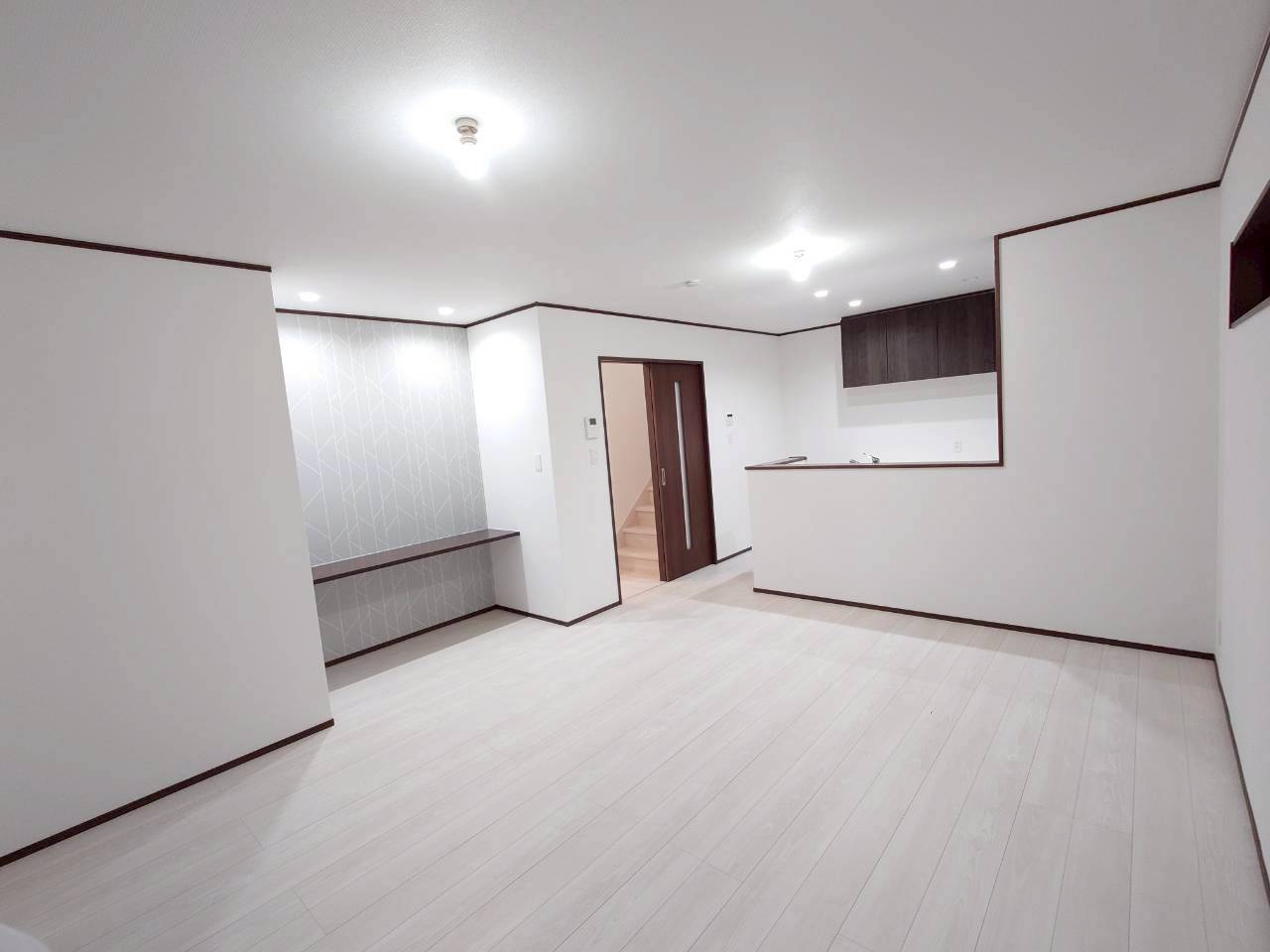 ◆◆うるま市江洲-1号棟（全2棟）の居間・リビング