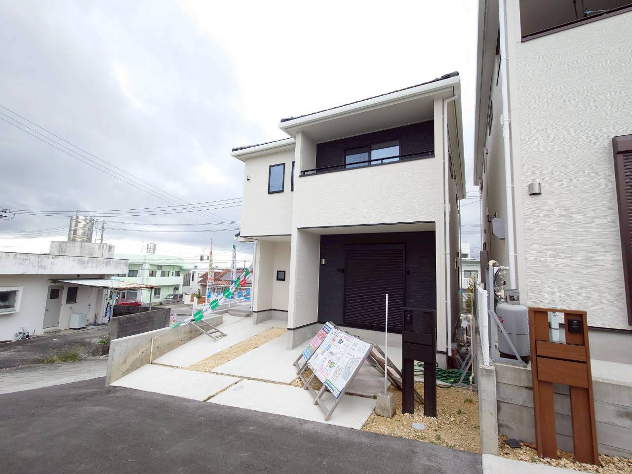 ◆◆うるま市江洲-1号棟（全2棟）の駐車場