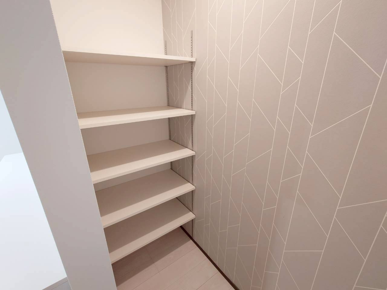 ◆◆うるま市江洲-1号棟（全2棟）の収納