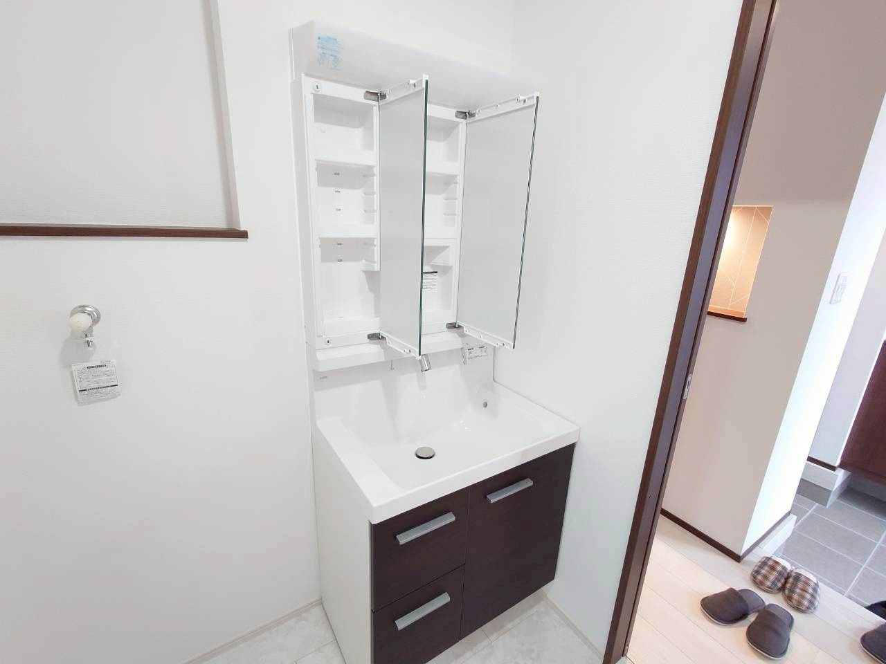 ◆◆うるま市江洲-1号棟（全2棟）の独立洗面台