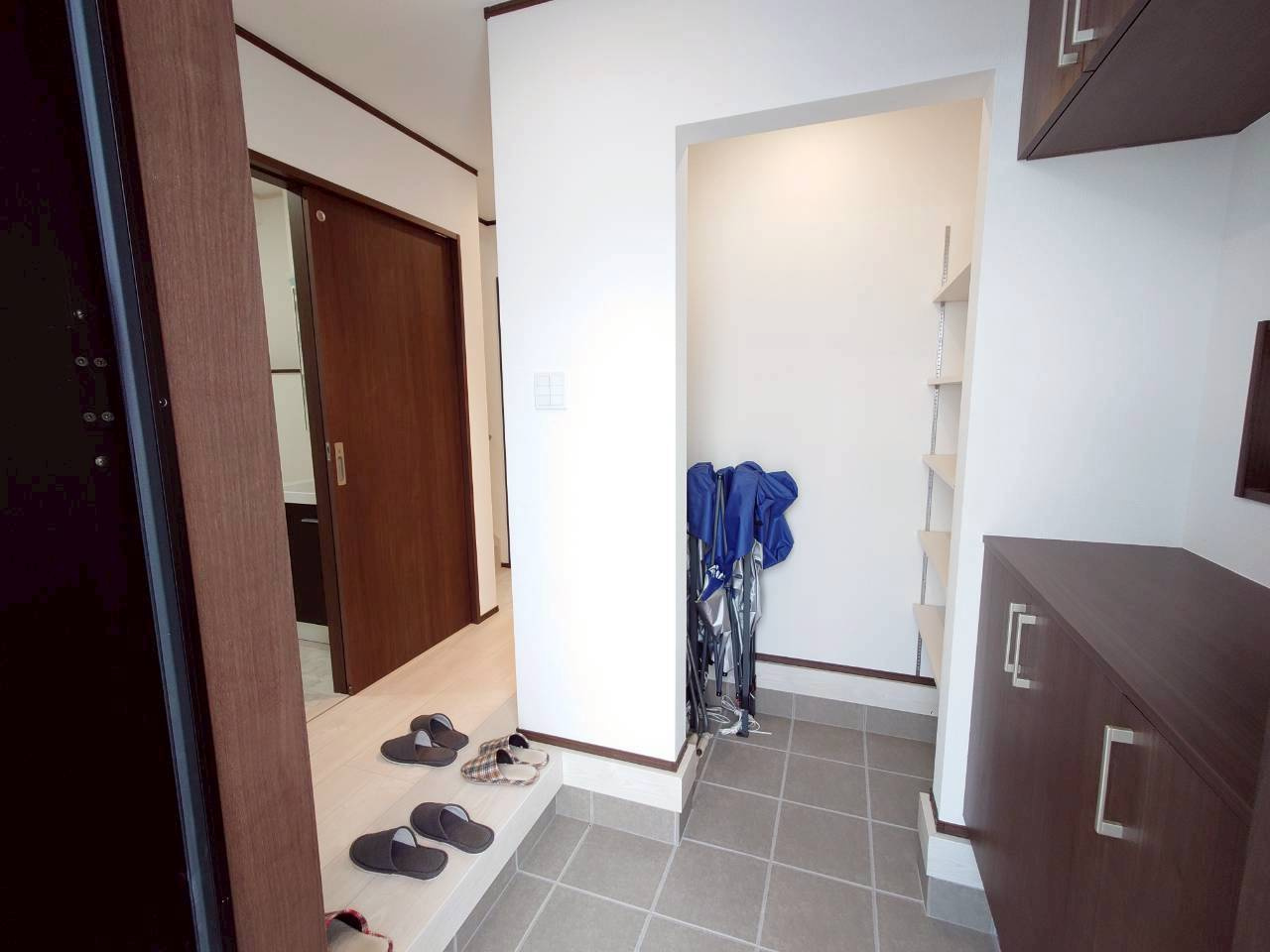 ◆◆うるま市江洲-1号棟（全2棟）の玄関