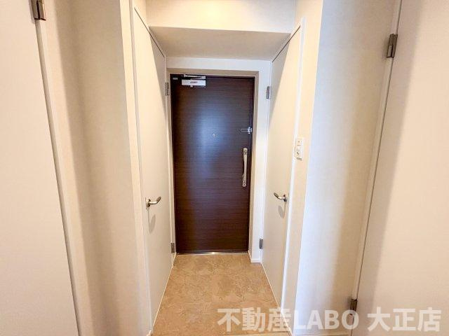 スプランディッド弁天町DUEの玄関
