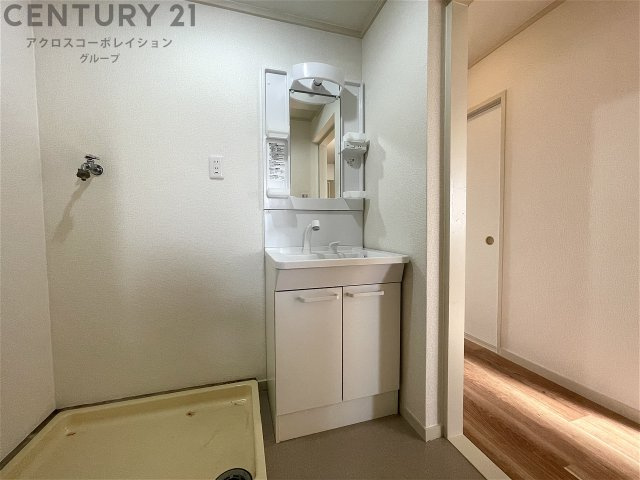 洗面所内に洗濯機置き場あり！