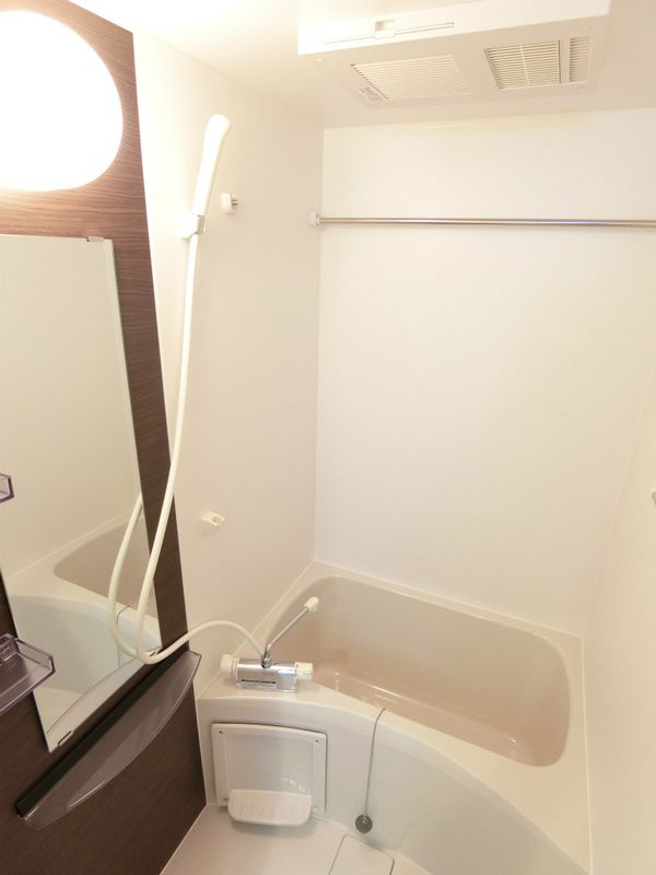 リブリ・C Westの浴室