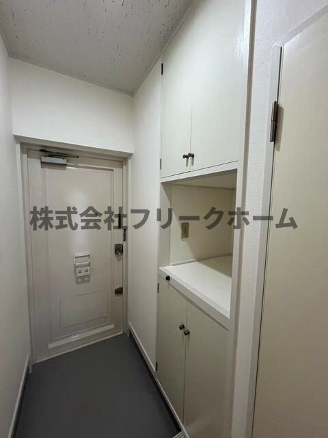 三鷹市井の頭１丁目の賃貸マンションの玄関