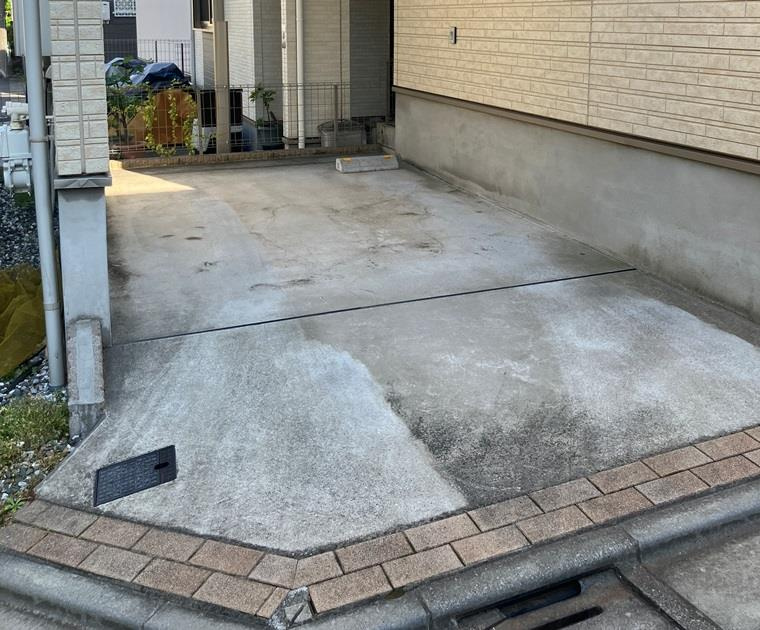 西大井戸建の駐車場