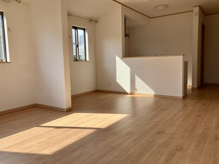 西大井戸建の居間・リビング