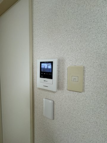 ポーエルⅥ　Ｃ棟のセキュリティ|モニター付きインターホンでセキュリティにも配慮♪