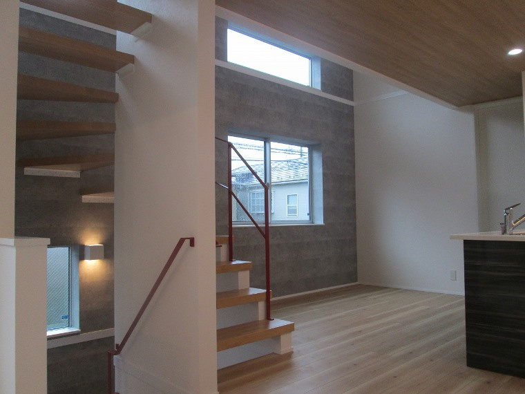 綱島西戸建の居間・リビング