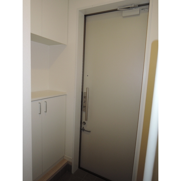 シャト－グレ－スの玄関