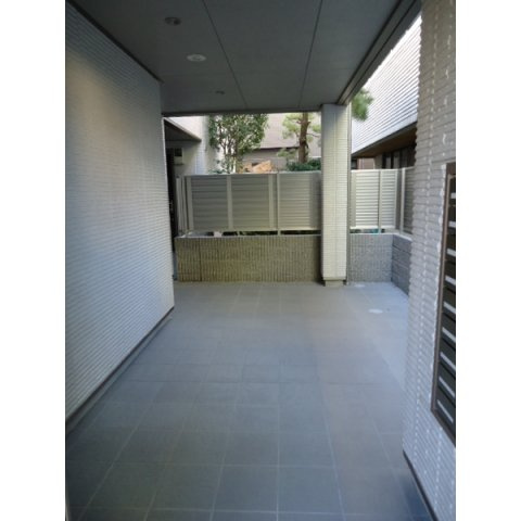 シャト－グレ－スのロビー