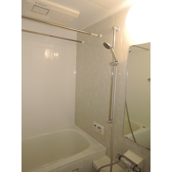 シャト－グレ－スの浴室