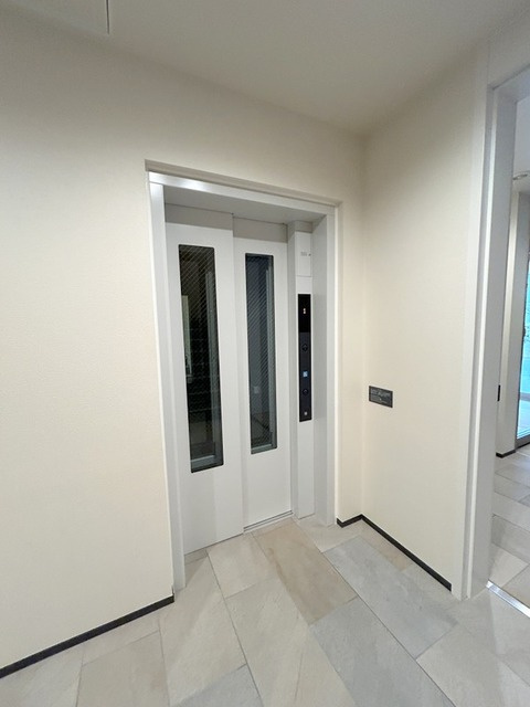 ブランルージュのロビー|★エレベーター★