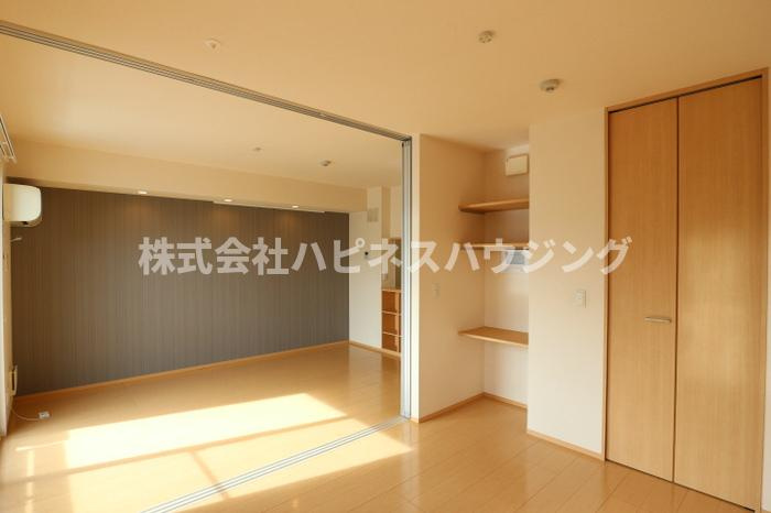 クレシアコートの洋室
