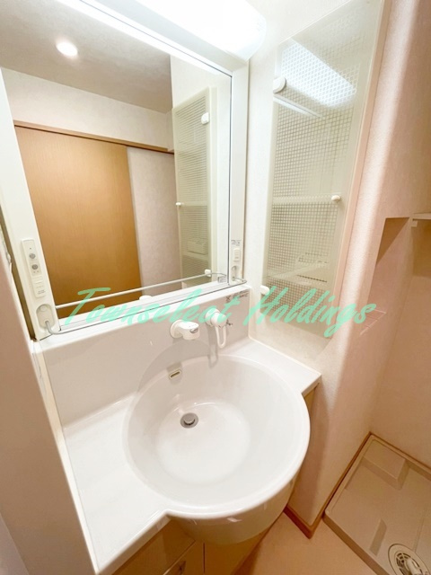 鎌倉市大船５丁目の賃貸マンションの洗面所|明るい洗面所です