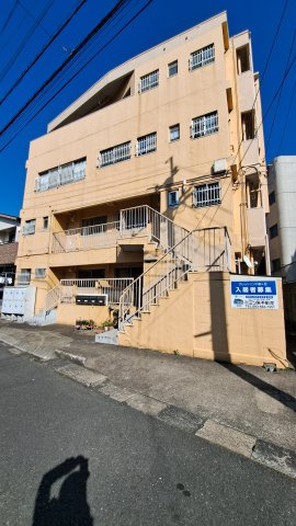 クレッシェンド泉ヶ丘の外観|1階、2階側