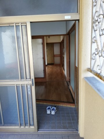 クレッシェンド泉ヶ丘の玄関|301