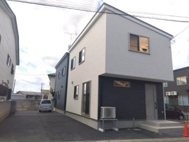 三沢市大町