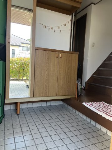 天王南4丁目　中古戸建の内装|玄関は吹き抜けになっていて開放感があります