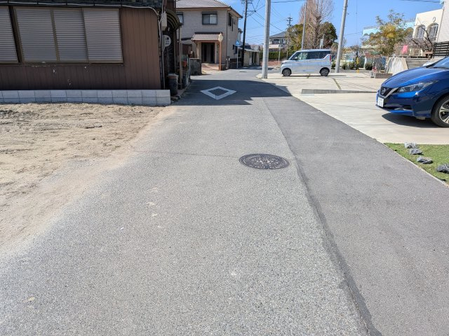 リナージュ常滑市瀬木町　1号棟の前面道路含む現地写真|●○前面道路○●
