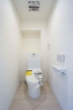 【トイレ】 | ライオンズマンション尼崎ガーデンシティ | トイレには快適な温水洗浄便座付き