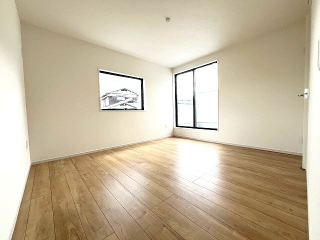 【寝室】 | 福岡市東区若宮3丁目5期　1号棟（全1棟）【仲介手数料無料・0円】 | 現地写真。2階主寝室です。
