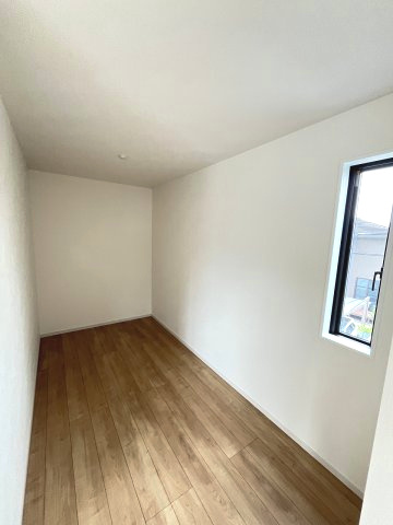 【収納】 | 福岡市東区若宮3丁目5期　1号棟（全1棟）【仲介手数料無料・0円】 | 現地写真。ウォークインクローゼットです。