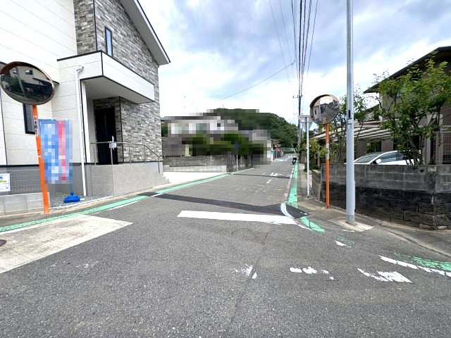 【その他】 | 福岡市東区若宮3丁目5期　1号棟（全1棟）【仲介手数料無料・0円】 | 現地写真。前面道路です。