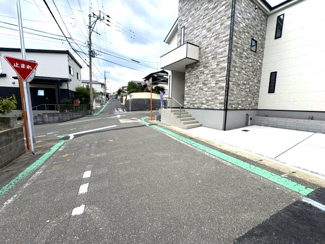 【その他】 | 福岡市東区若宮3丁目5期　1号棟（全1棟）【仲介手数料無料・0円】 | 現地写真。前面道路です。